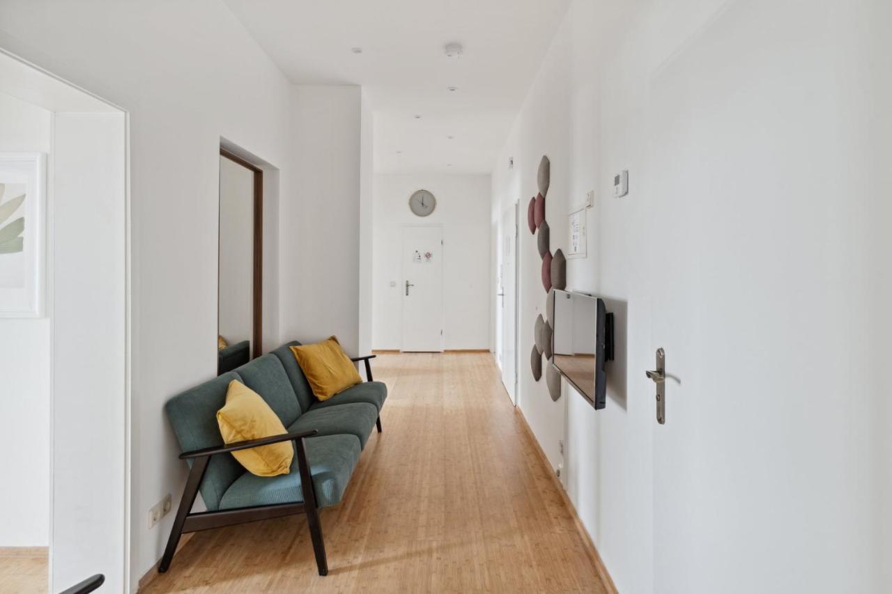 Apartment Fuer 13 Gaeste, 5 Schlafzimmer, 2 Baeder, 2 Loggia'S, Leipzig Zentrum Ost Zewnętrze zdjęcie