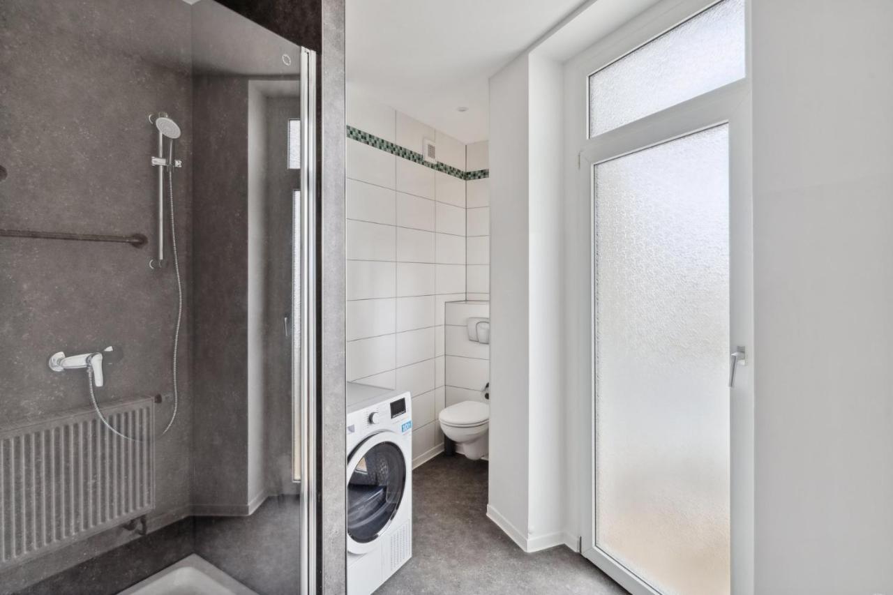 Apartment Fuer 13 Gaeste, 5 Schlafzimmer, 2 Baeder, 2 Loggia'S, Leipzig Zentrum Ost Zewnętrze zdjęcie