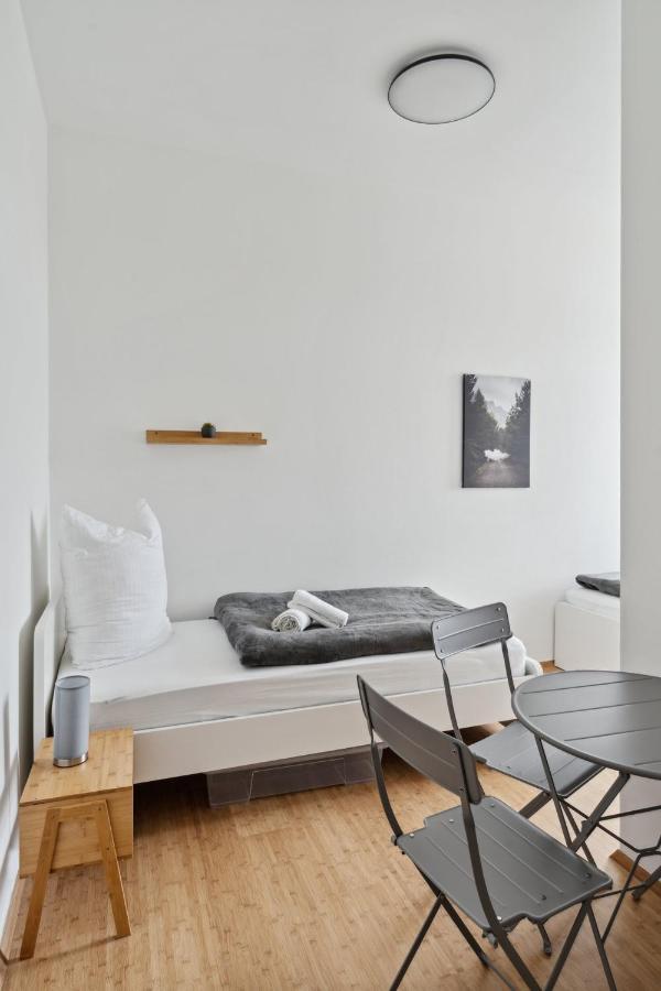 Apartment Fuer 13 Gaeste, 5 Schlafzimmer, 2 Baeder, 2 Loggia'S, Leipzig Zentrum Ost Zewnętrze zdjęcie